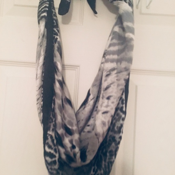 Beautiful black, white, and gray scarf - Picture 2 of 2